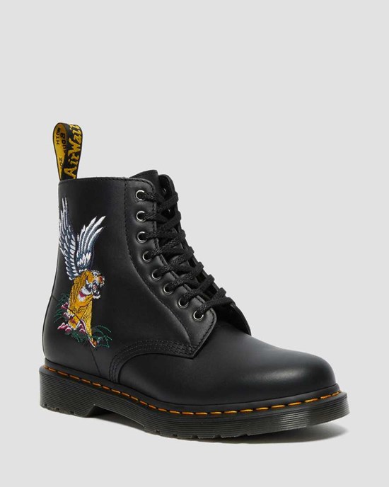 Stivali Stringati Uomo Dr Martens 1460 Souvenir Embroidered Pelle Nere | 109-XNCTFQ